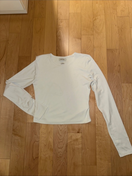 Babaton Tops - Babaton Aritzia nylon White Long-Sleeve shirt